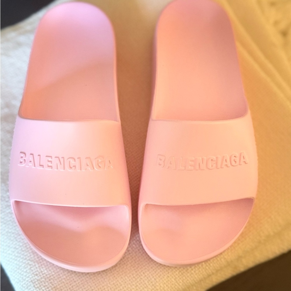 Balenciaga Light Pink Rubber Chunky Slide NWB